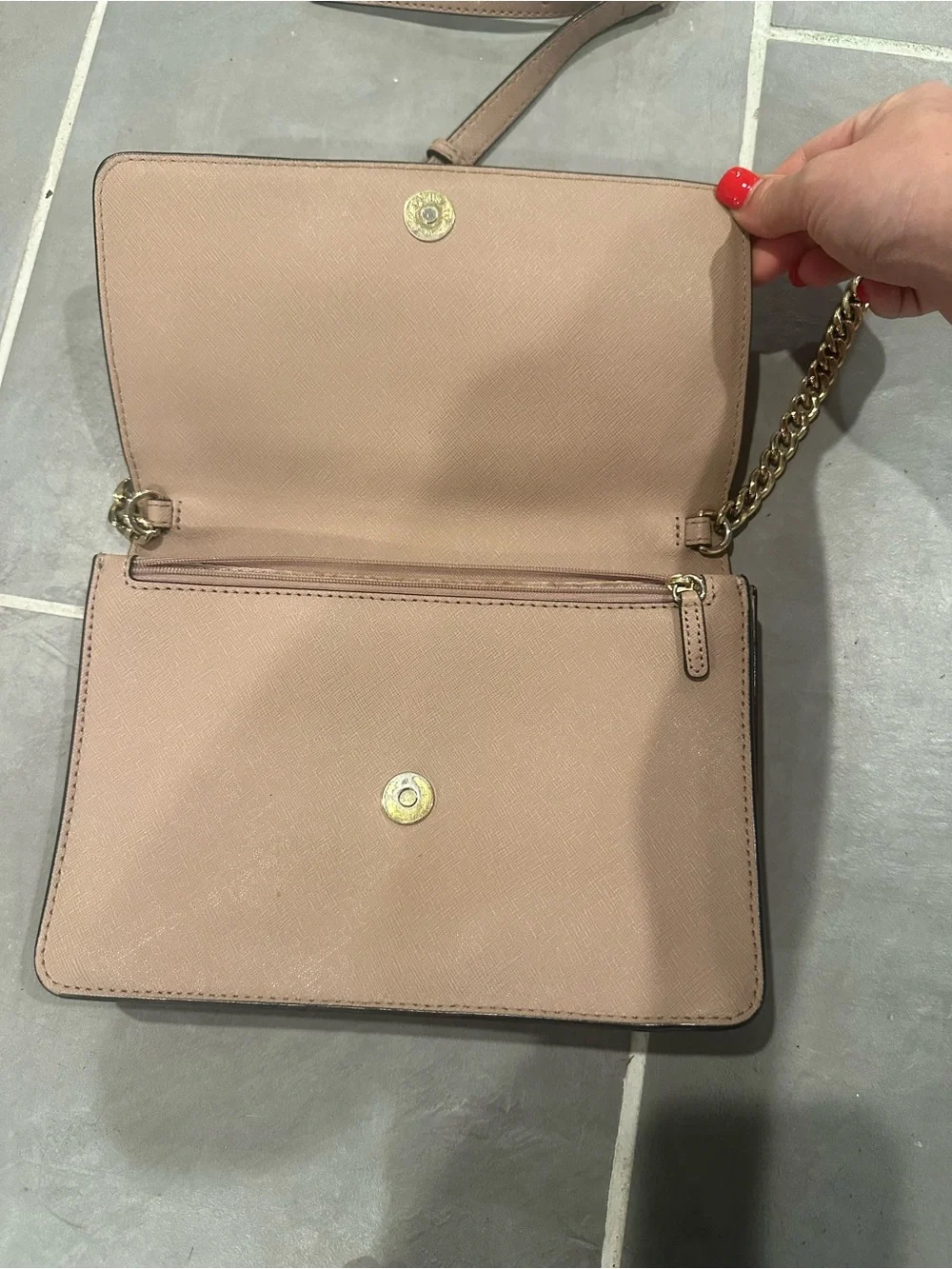 MICHAEL KORS Blush Crossbody Bag - Sleek Leather Shoulder Purse